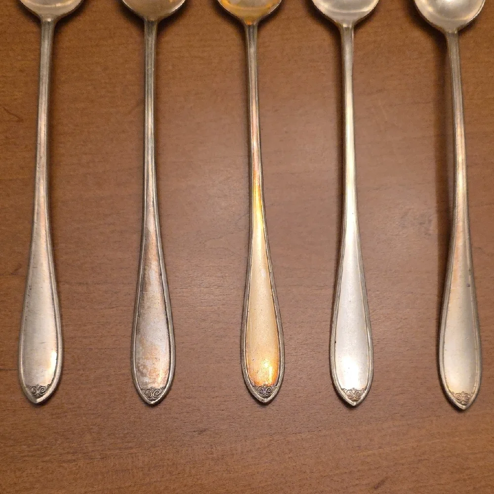 Elegant Silver Teaspoon Set - Picture 3 of 10
